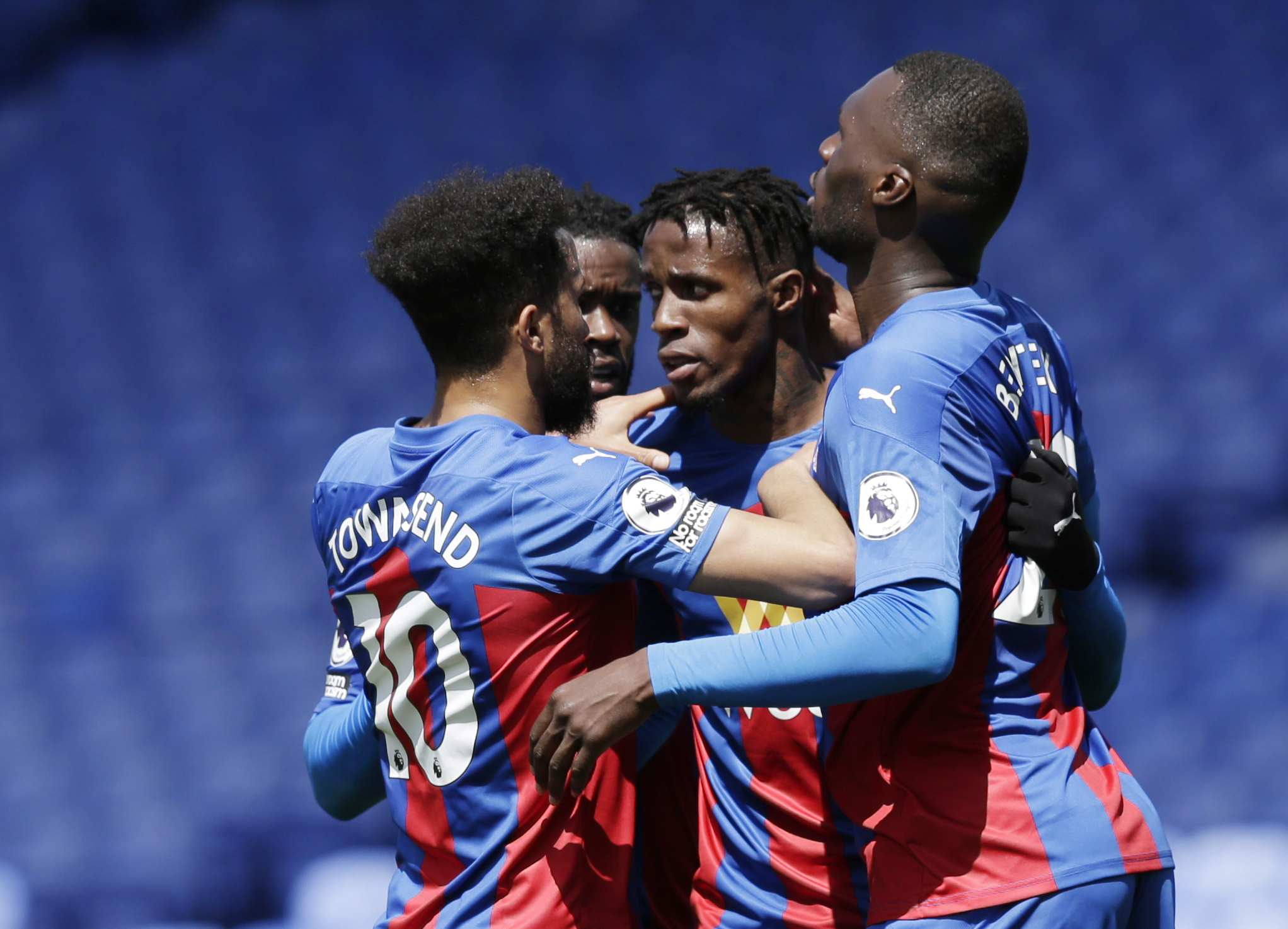 场的球迷热 场的球迷热