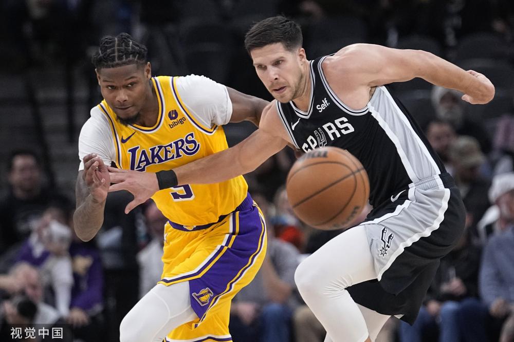 球队在防守 球队在防守